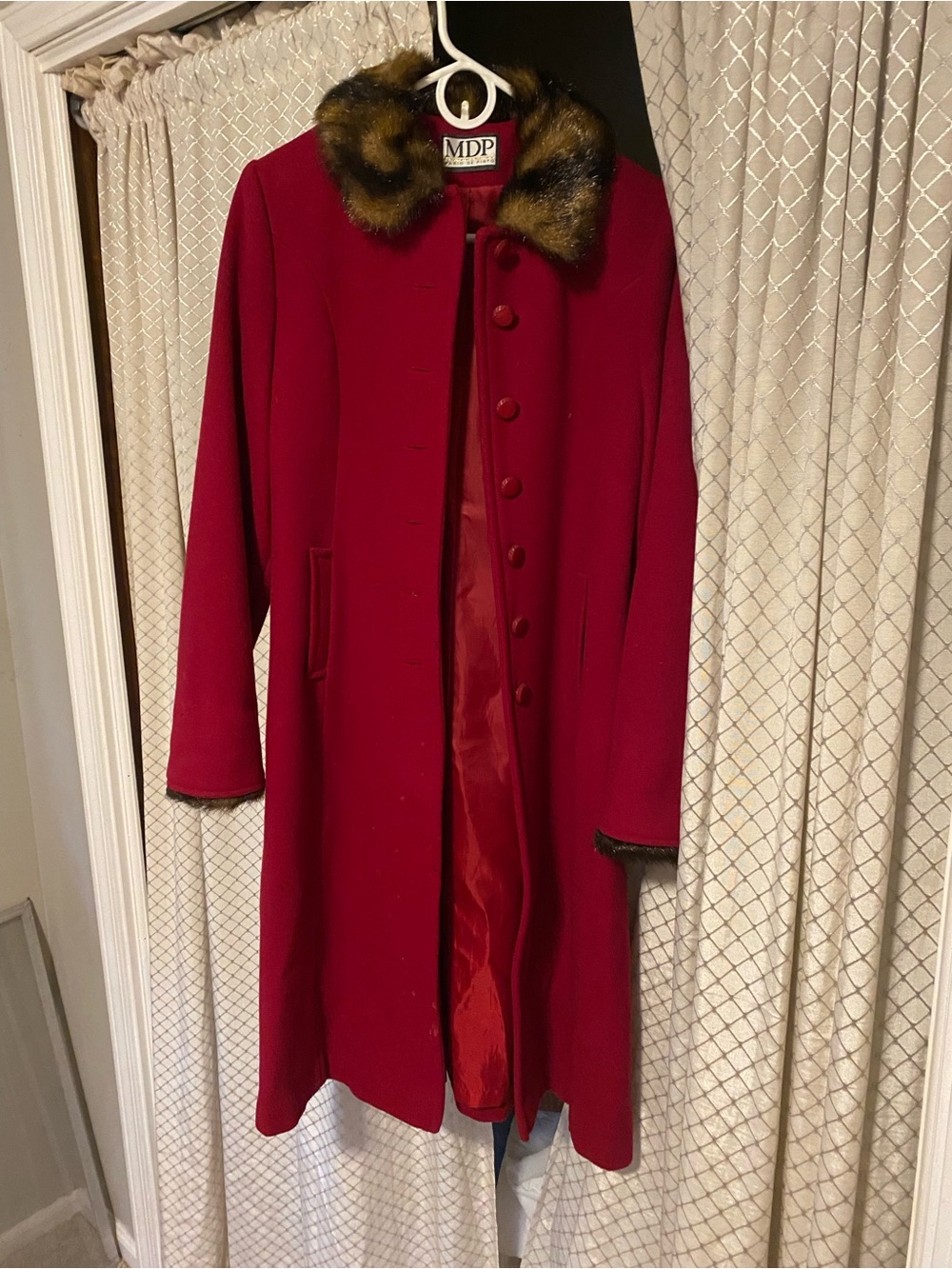 Vintage Mario de Pinto Women's Red Wool Coat with Faux Fur Collar size Small